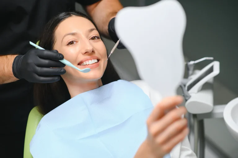 Pacjent na fotelu dentystycznym